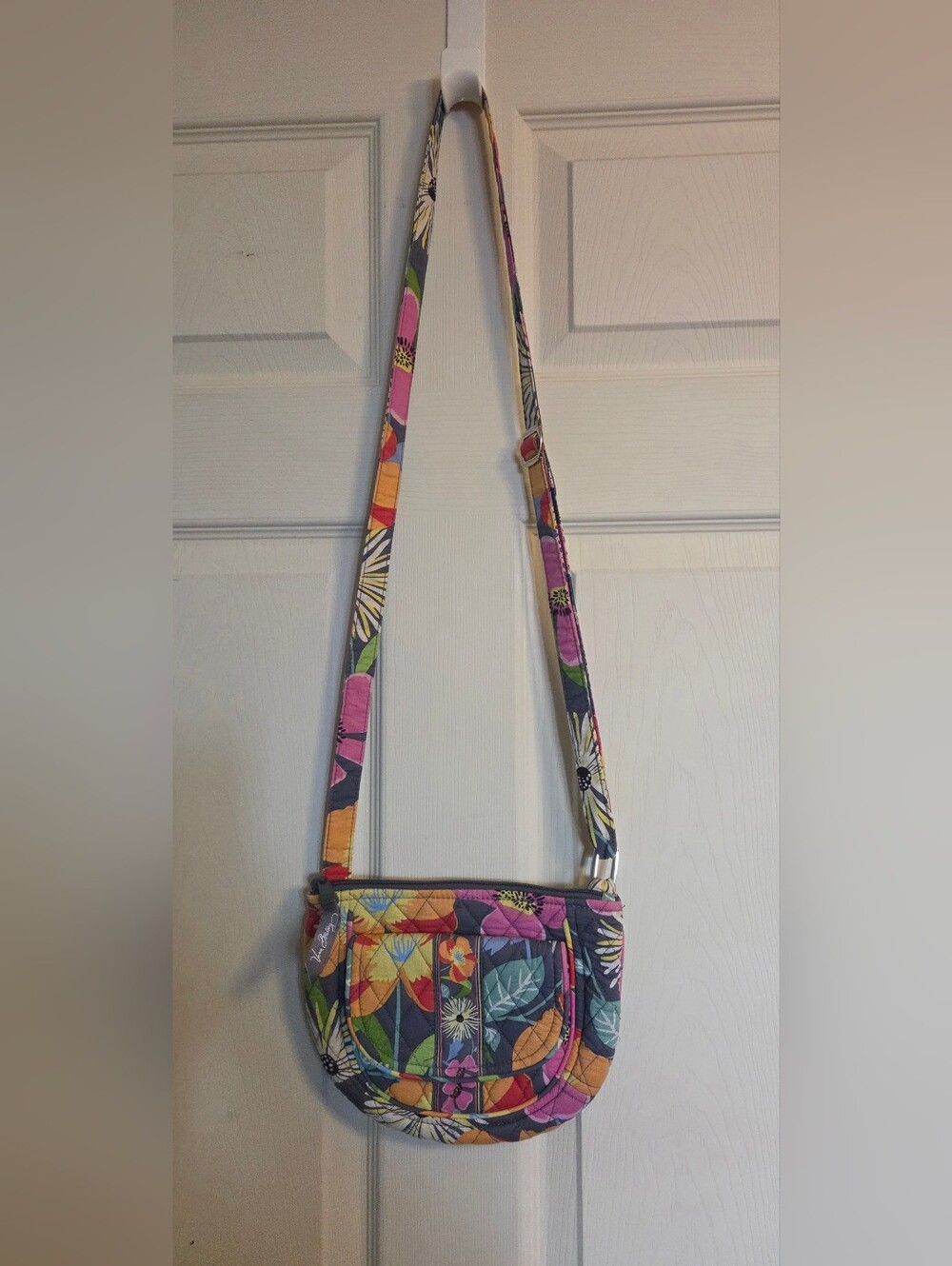 Vera Bradley Jazzy Blooms pattern crossbody Lizzy bag